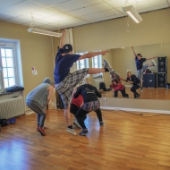 Dancing on the Ringmur 2.0. - dansrepetitioner. Foto: Linnea Rheborg