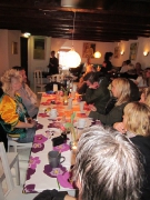 Presskonferens inomhus (ute ösregnade det). Nu håller vi tummarna för fint väder på föreställningarna.