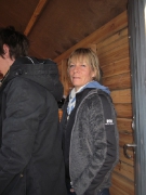 Teknikerna har flyttat ut från teatern och flyttat in…. i en liten bod.