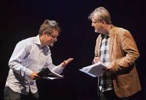 I höst blir det rysare på Länsteatern. Lennart Bäck och Stefan Modig presenterade pjäsen KVINNAN I SVART som passande nog har premiär fredagen den 13 november. Bild tagen på teaterns höstsamling september 2015. Foto: Stig Hammarstedt