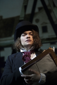 Föreställning JAG VET VEM JAG ÄR. Malin Karlsson. Foto: Stig Hammarstedt