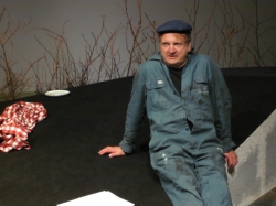 Repetitionsbild från KALASAKUTEN; Lennart Bäck tar ton.