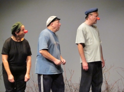 Repetitionsbild från KALASAKUTEN; Det är många frågor som ska besvaras. Vem? Vad? När? Hur?