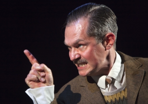 Kvinnan i svart. Foto: Stig Hammarstedt