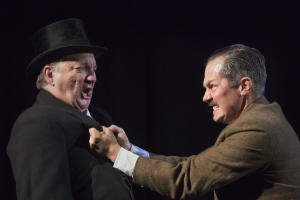 Kvinnan i svart. Foto: Stig Hammarstedt