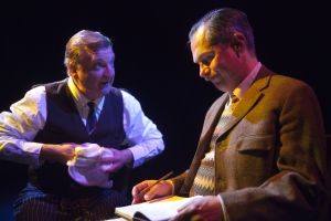 Kvinnan i svart. Foto: Stig Hammarstedt