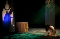 Tove Vahlne. Den fula ringaren och den vackra Esmaralda. Länsteatern Gotland. Foto: Stig Hammarstedt