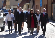 Foto från Deras Majestäter Konungen och Drottningens besök på dagens föreställning av Svenskbyborna. Visby 2014-03-29. Foto Stig Hammarstedt