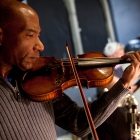 Repetition Svenskbyborna. Emilio Estrada. Foto Stig Hammarstedt