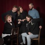 På scen: Marie NilssonLind, Lennart Bäck, Erik Törner, Lee Gotvik, Joel Kant. Foto: Anna Sundström.